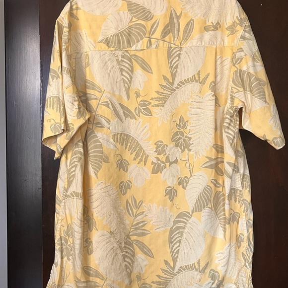 Tommy Bahama 100% Silk Embroidered Tropical Leaf Shirt - Picture 3 of 13